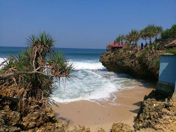 Pantai Ngobaran